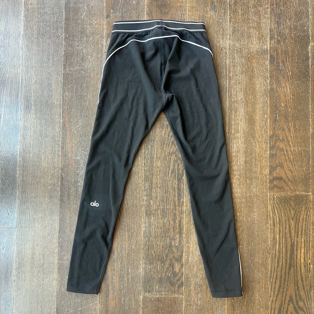 Black and white ALO Yoga Leggings